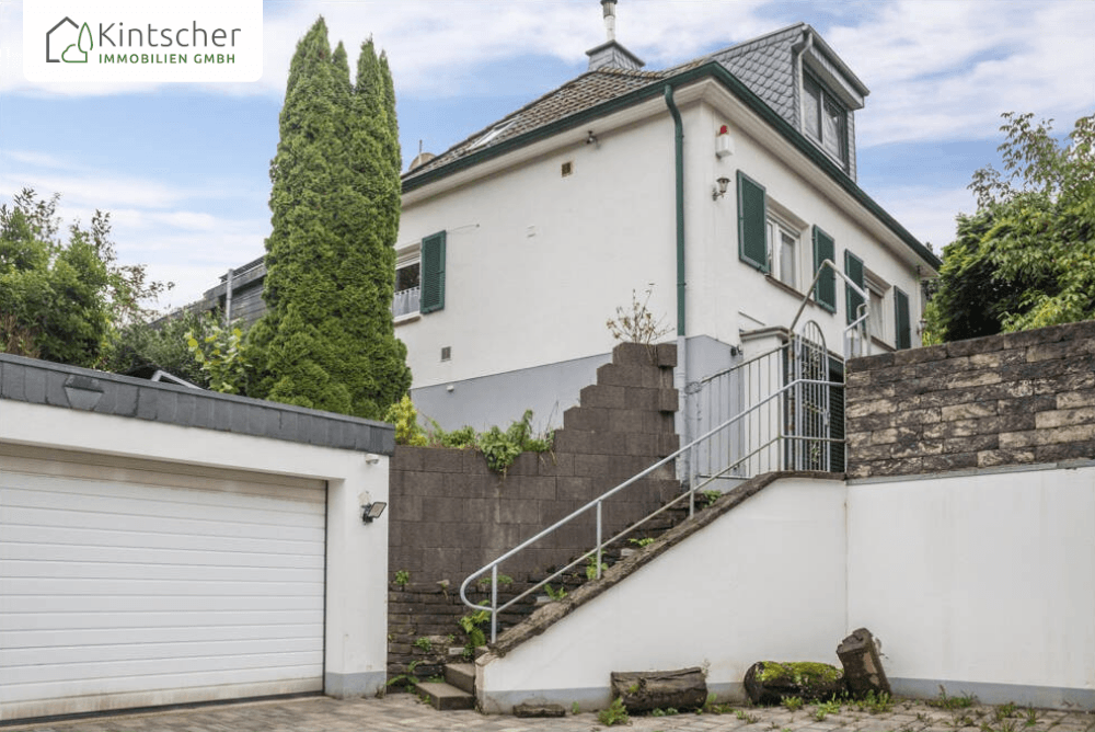 Foto der Immobilie: Modernisiertes Einfamilienhaus mit Pool & Doppelgarage in Burscheid